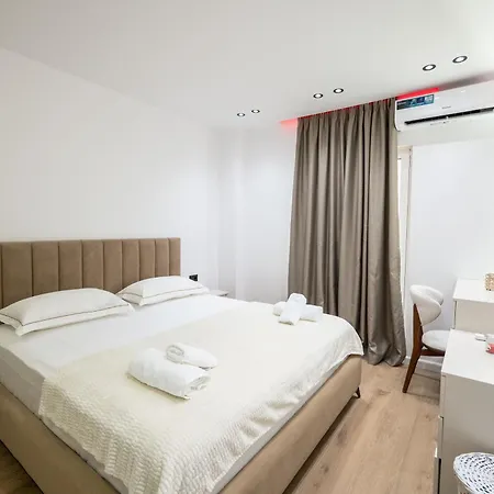 Maison Azure Sarande