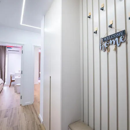 Maison Azure Apartment